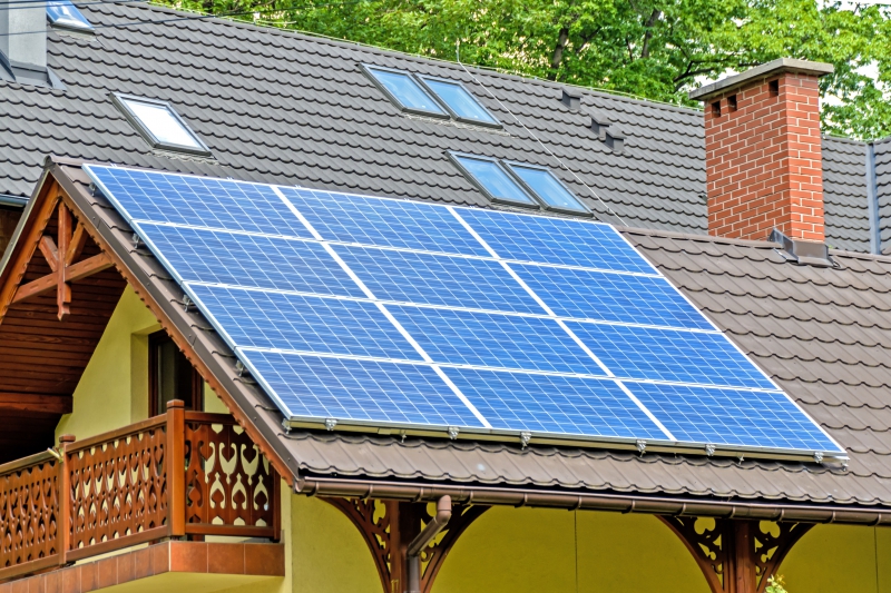 chauffagiste-COGOLIN-min_solar-panels-1477987